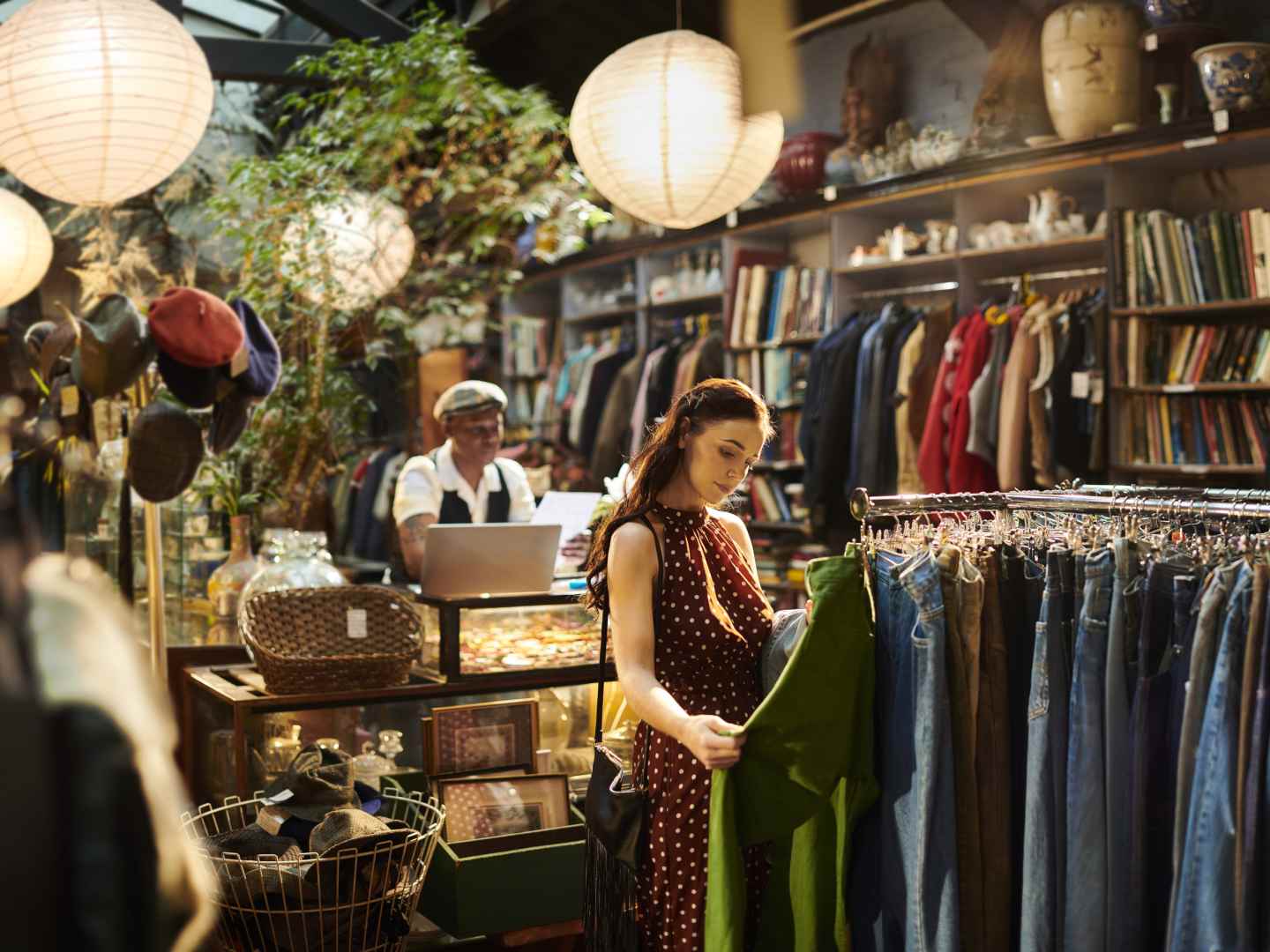 لباس دست‌دوم و تأثیرات مثبت آن بر محیط‌ زیست