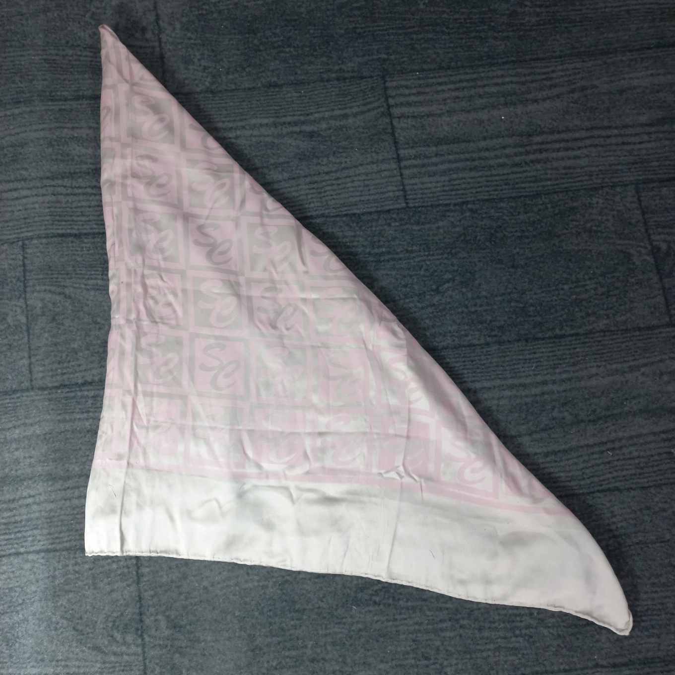 روسری ساتن قواره بزرگ